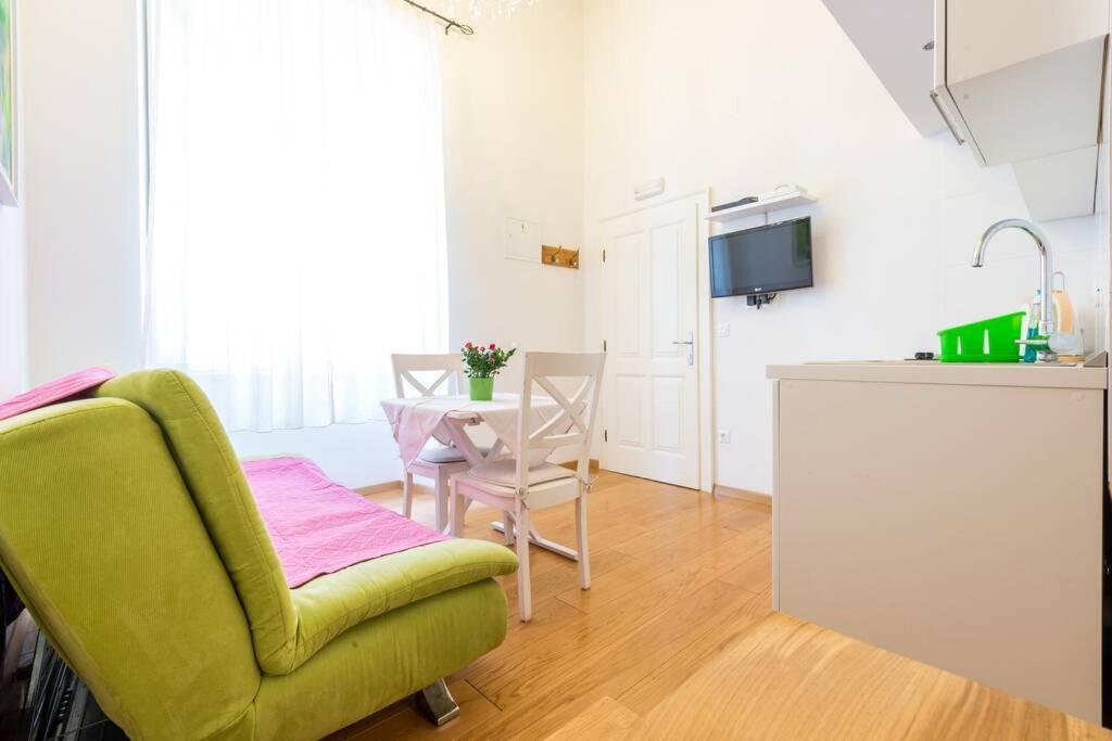 Apartment Carpe Diem On The Main Street - Stradun